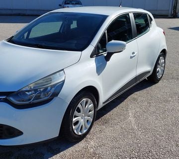 Renault Clio 1,5 dci  Navigacija touch ekran, bluetooth, LED dnevna sv - cover