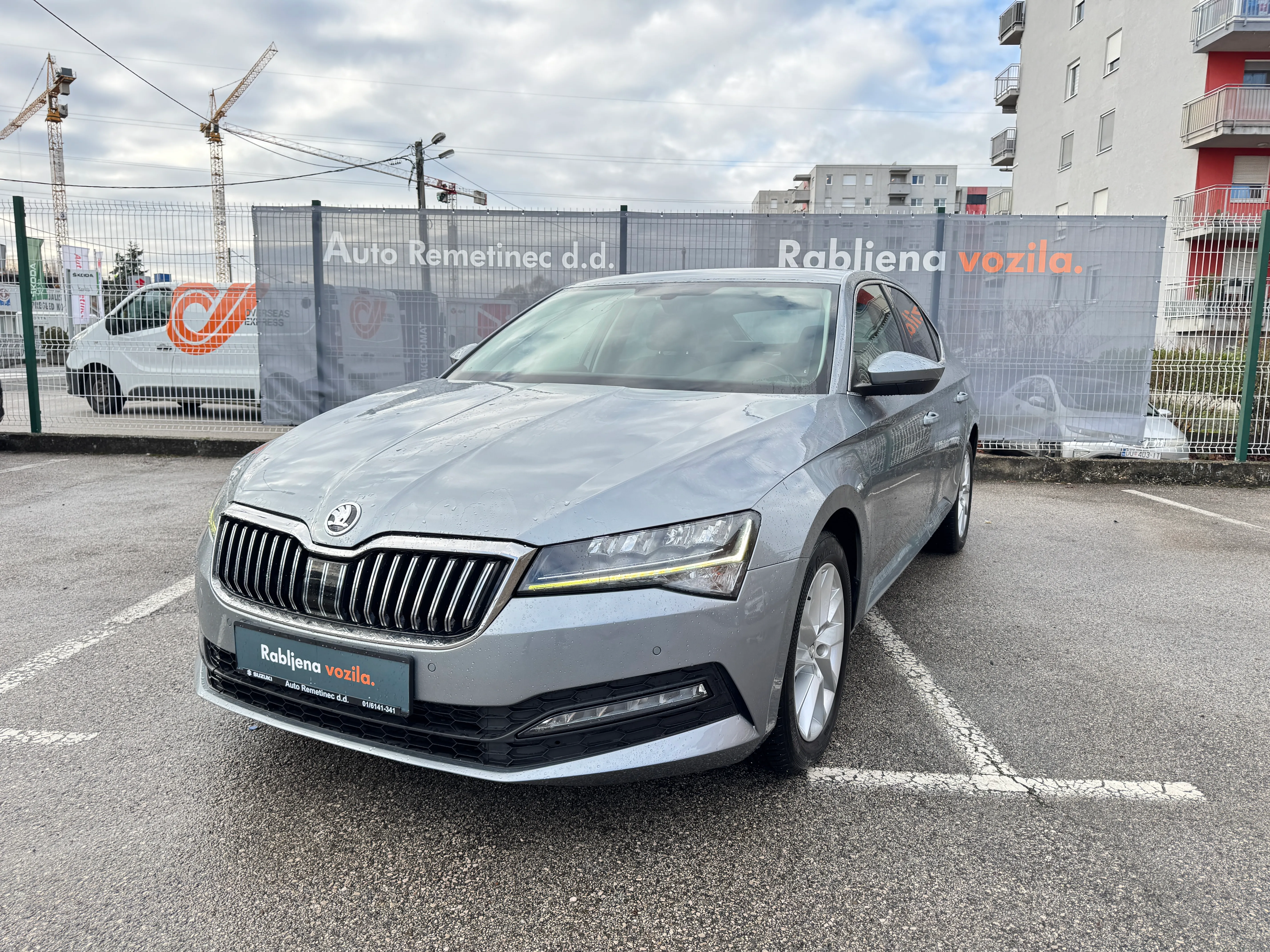 Škoda Superb 2,0 TDI DSG Business - cover