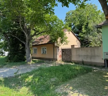 642.Vukovar, K. Zrinski 22 starija obiteljska kuća 75 m2, ok 1453 m2 - cover
