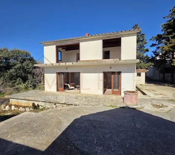 Kuća sa 6 apartmana - cover