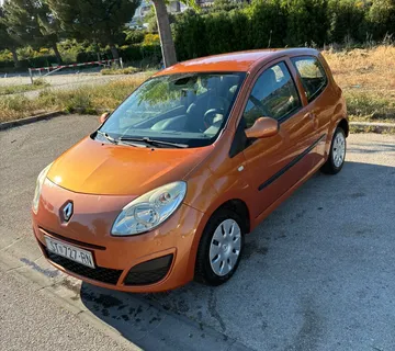 Renault Twingo 1.2 16V - cover