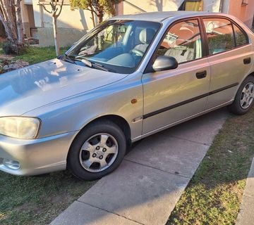 Prodaje se Hyundai Accent 1.3 - cover