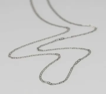 Srebrni lančić Billie - cover