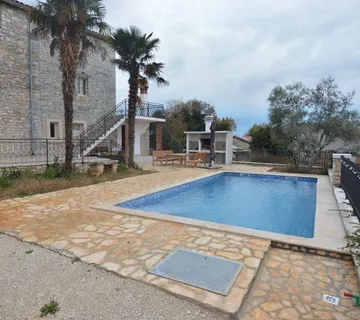 TAR-VABRIGA- KAMENA KUĆA SA BAZENOM NA PRODAJI (prodaja) - cover