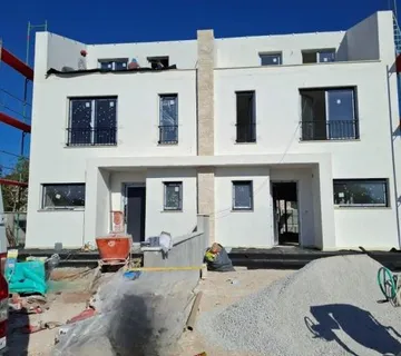 POREČ-DVOJNA KUĆA SA PANORAMSKIM POGLEDOM NA MORE (prodaja) - cover