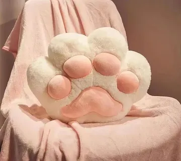 3u1 jastuk s otvorom za ruke + mekana dekica - Mačja šapa - cover