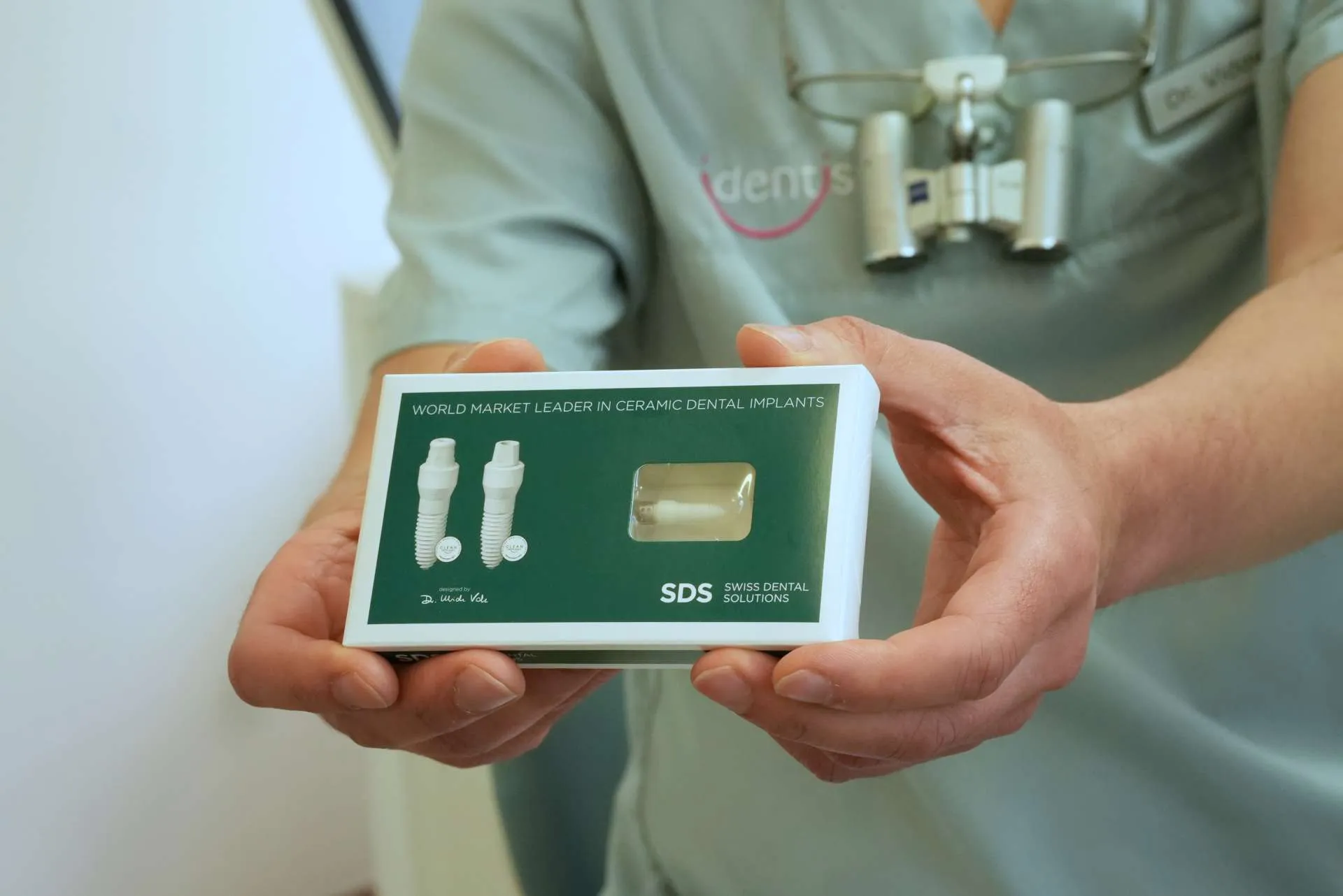 Keramički zubni implantati - cover