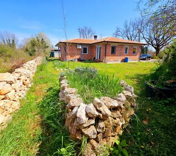 Poreč okolica, samostojeća prizemnica na prodaju - cover