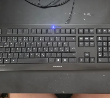Tipkovnica KC 1000 i miš Logitech B100 - cover