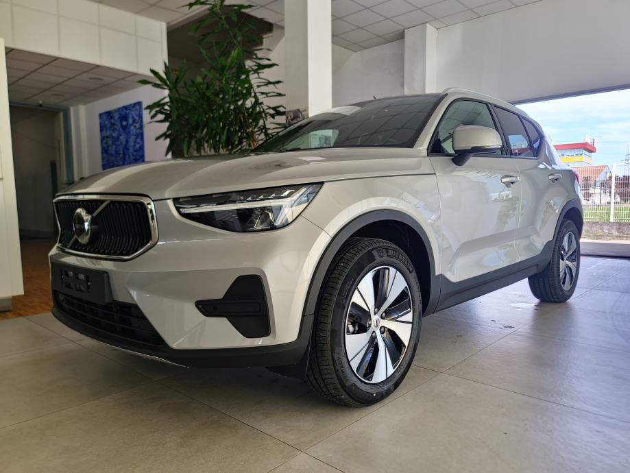 VOLVO XC40 B3-A CORE - cover