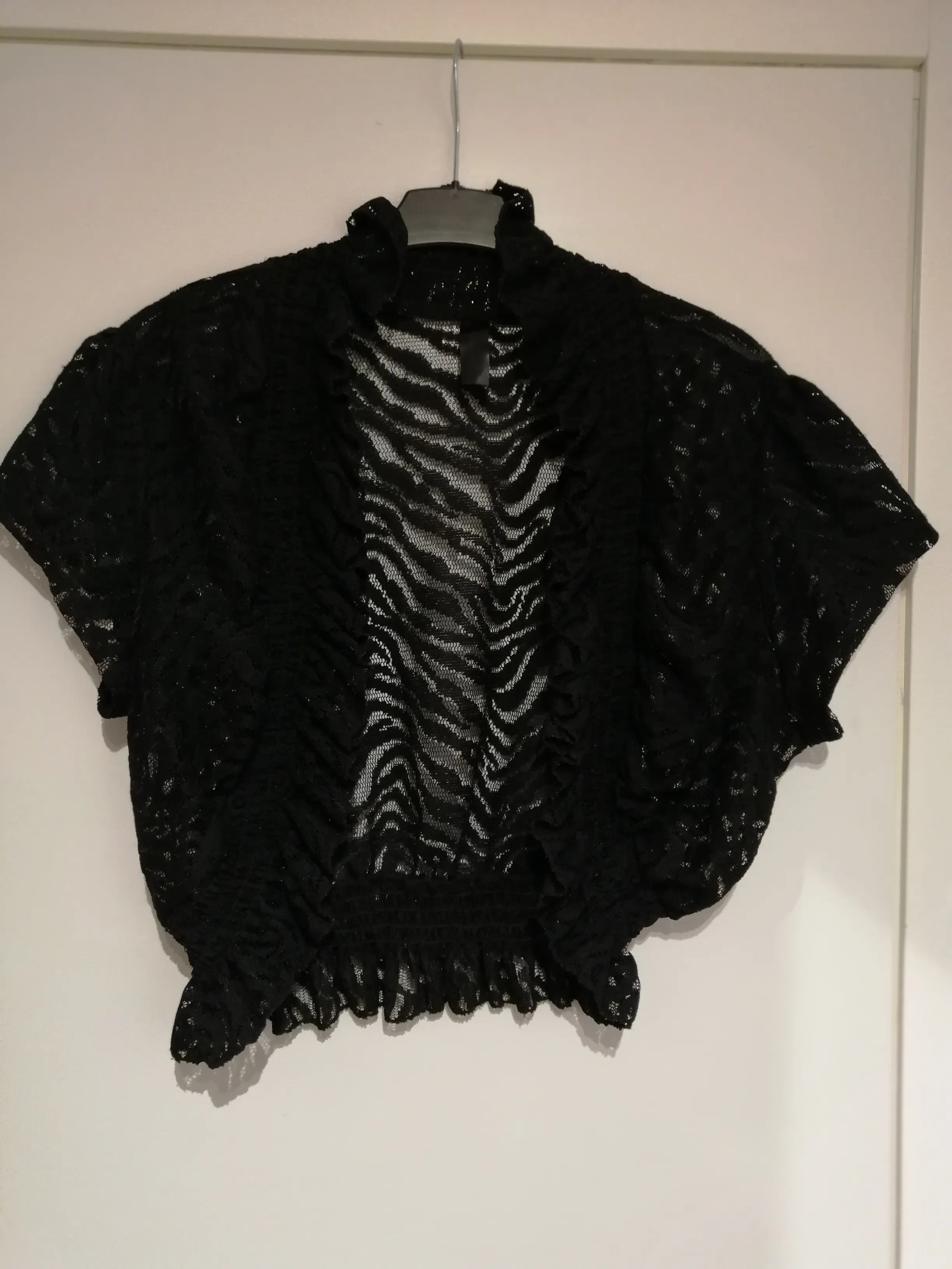 Čipkani bolero - cover