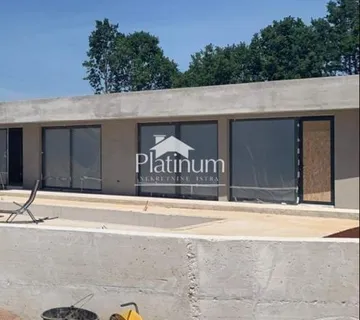 Istra,LABIN, villa sa 2 stana i bazenom, top investicija - cover