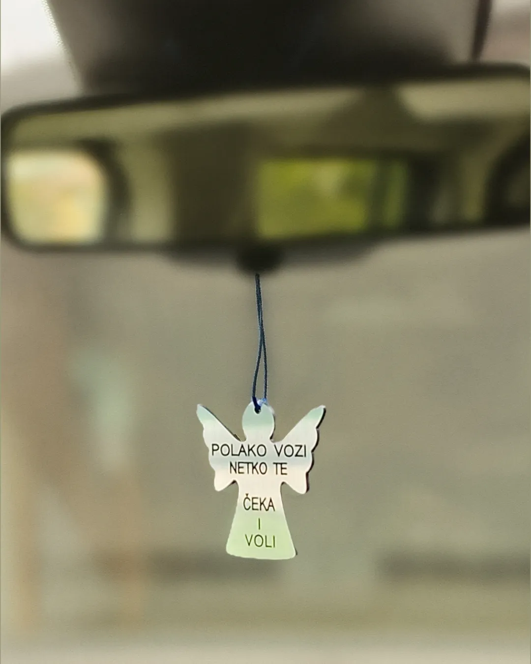 Privjesak anđeo za retrovizor - cover