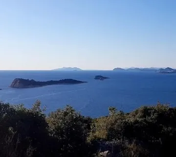 Cavtat, građ. zemljište 2500 m2, prvi red, za luksuzne ili apart. vile - cover