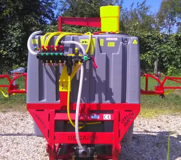 TRAKTORSKA PRSKALICA 1000 LITARA - cover