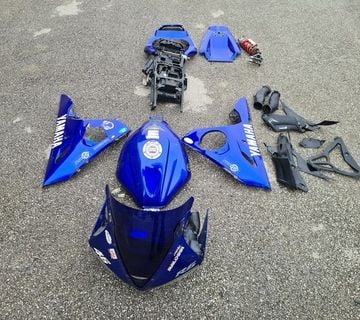 yamaha r6 2004 djelovi far maska  - cover