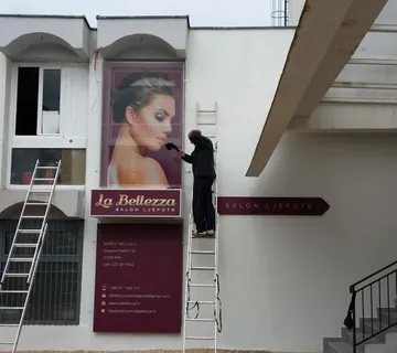 Izrada reklama - Oslikavanje izloga i zidova- tapete - cover