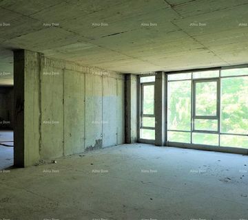 Pula, blizina Pulske tržnica. Stambeno poslovna zgrada. - cover