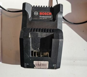 Bosch aku punjač GAL 18-40 - cover