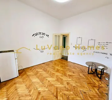 Rijeka, Centar - Prostrani 3 sobni stan u centru grada - cover