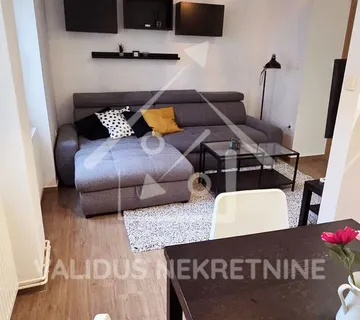 Prekrasan potpuno adaptiran stan u blizini Kvatrića, prizemlje, 47 m2 - cover