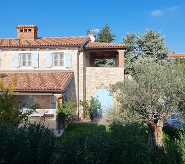 POREČ OKOLICA -MEDITERANSKA VILA SA BAZENOM 1000 M OD PLAŽE (prodaja) - cover