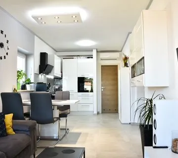 POREČ-STAN U NOVOGRADNJI POGLED NA MORE (prodaja) - cover