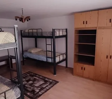 Stan: Višnjevac, 105 m2, Smještaj za radnike (8 osoba), prizemlje - cover