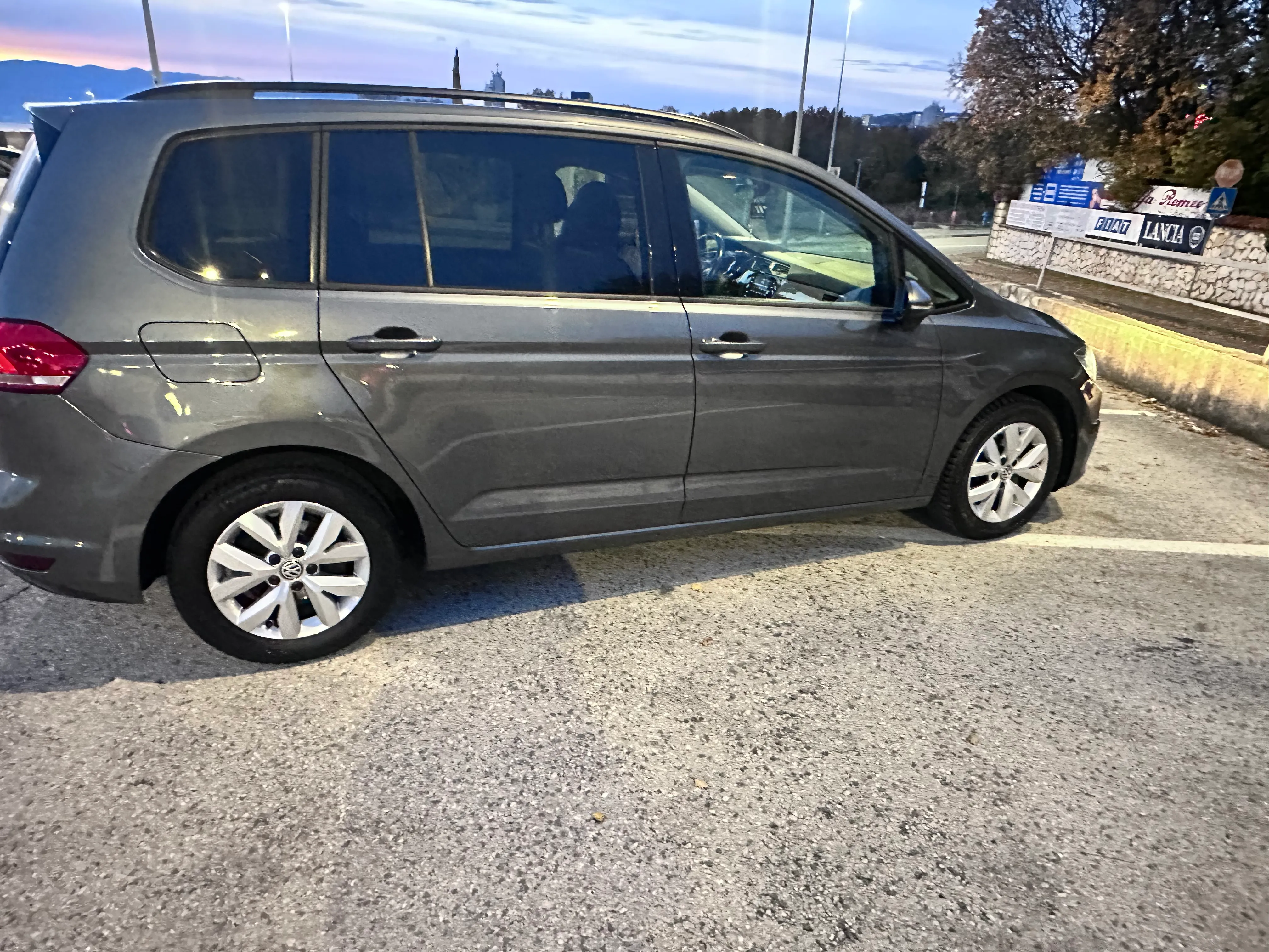 Wolksvagen Touran 2.0. TDI  Comfortline - cover