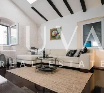 Šibenik, ekskluzivan stan 90 m2 s galerijom u srcu grada - cover