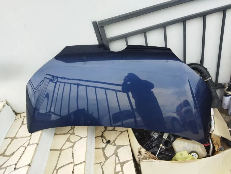 VW UP 2015 prednja hauba - cover