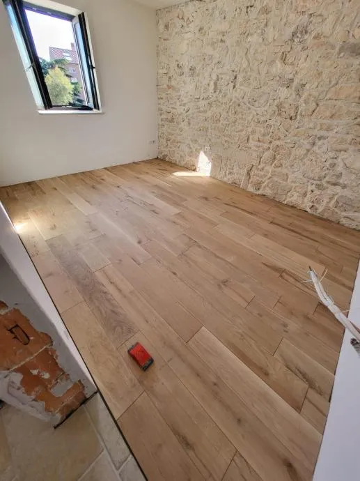 AKCIJA - Višeslojni podovi gotovi velikih dimenzija - cover