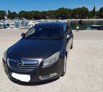 Opel Insignia 2.0 cdti sports tourer - cover