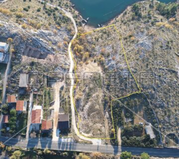 Građevinsko zemljište prvi red do mora, 10.624m2, Starigrad Paklenica - cover