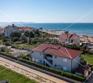 Novouređena kuća 100 m do mora, parcela 959 m2, 6 apt, Zaton, Zadar - cover