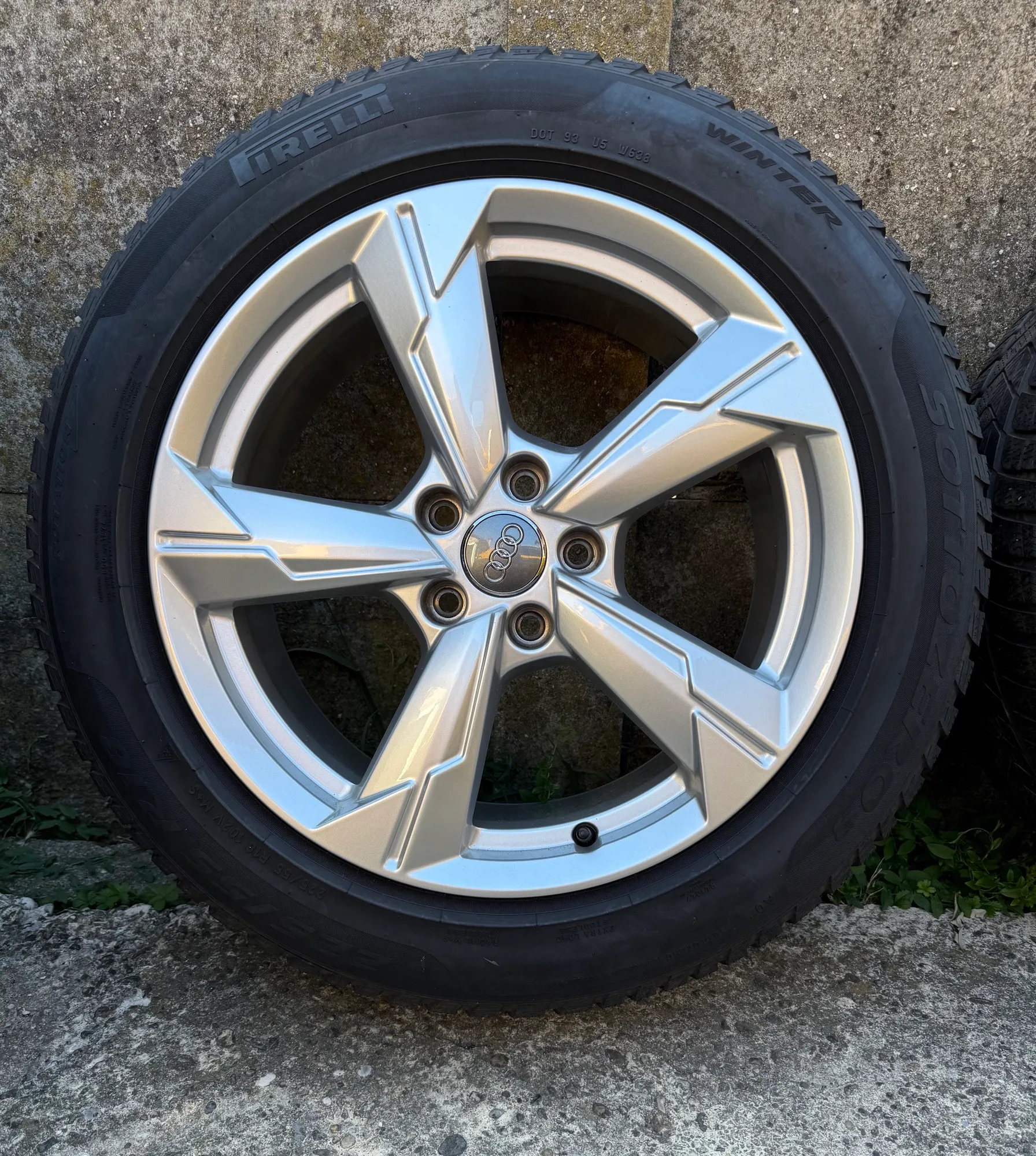 AUDI SET  5X112 18" GUME PIRELLI  225/55R18 / 4 KOMADA - cover