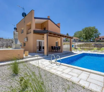 TINJAN-DVOJNA KUĆA SA BAZENOM NA PRODAJI (prodaja) - cover