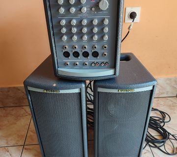 Razglas i dvije zvučne kutije Kustom - cover