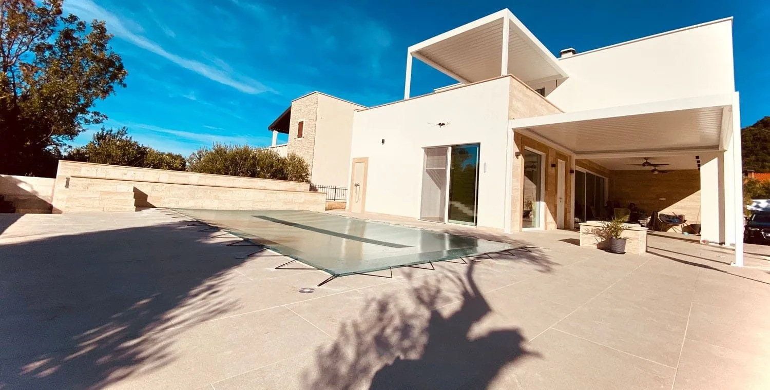 Pergola Sunbreaker 400R - cover