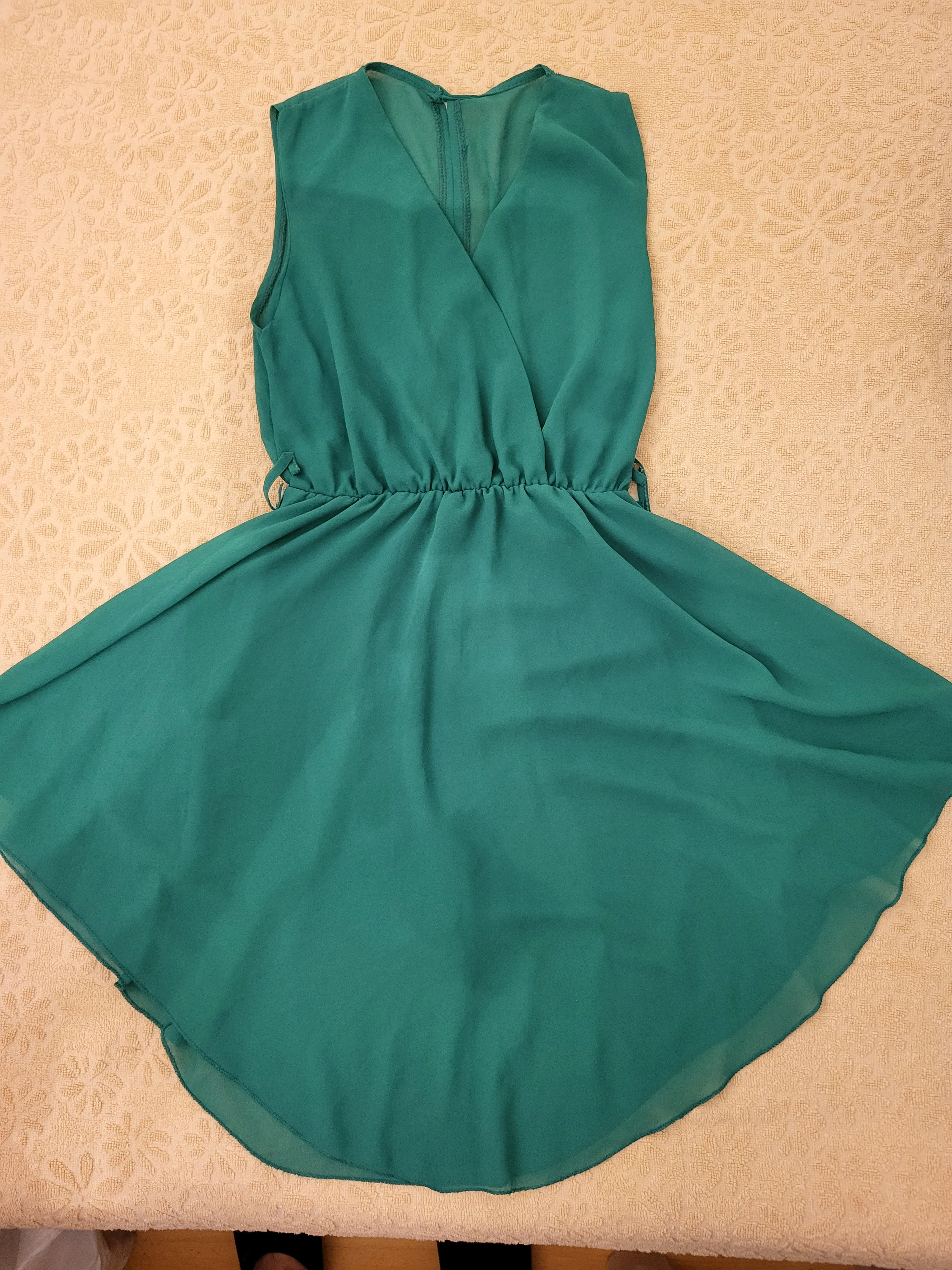 Zelena lepršava haljina - cover