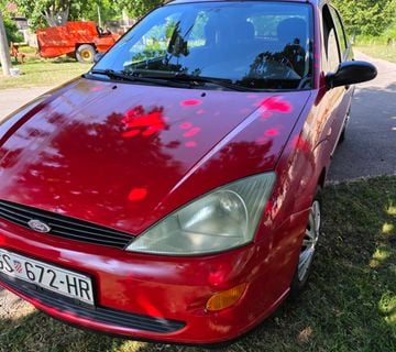 Ford focus 1.4. - cover