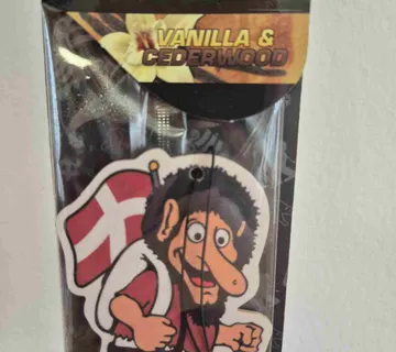 MIRIS VANILLA I CEDERWOOD - cover