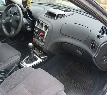 Alfa Romeo 156, 1.9 Jtd - cover