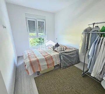 MEDULIN CIJELI KAT ZGRADE, 2 APARTMANA, TOP INVESTICIJA - cover