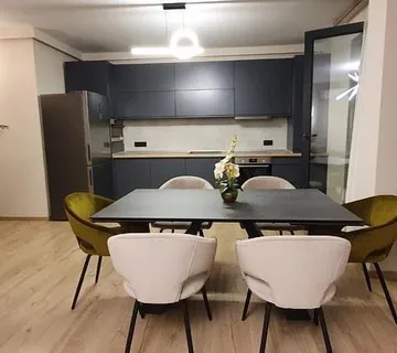 Kuhinja mat lakirani medijapan - cover