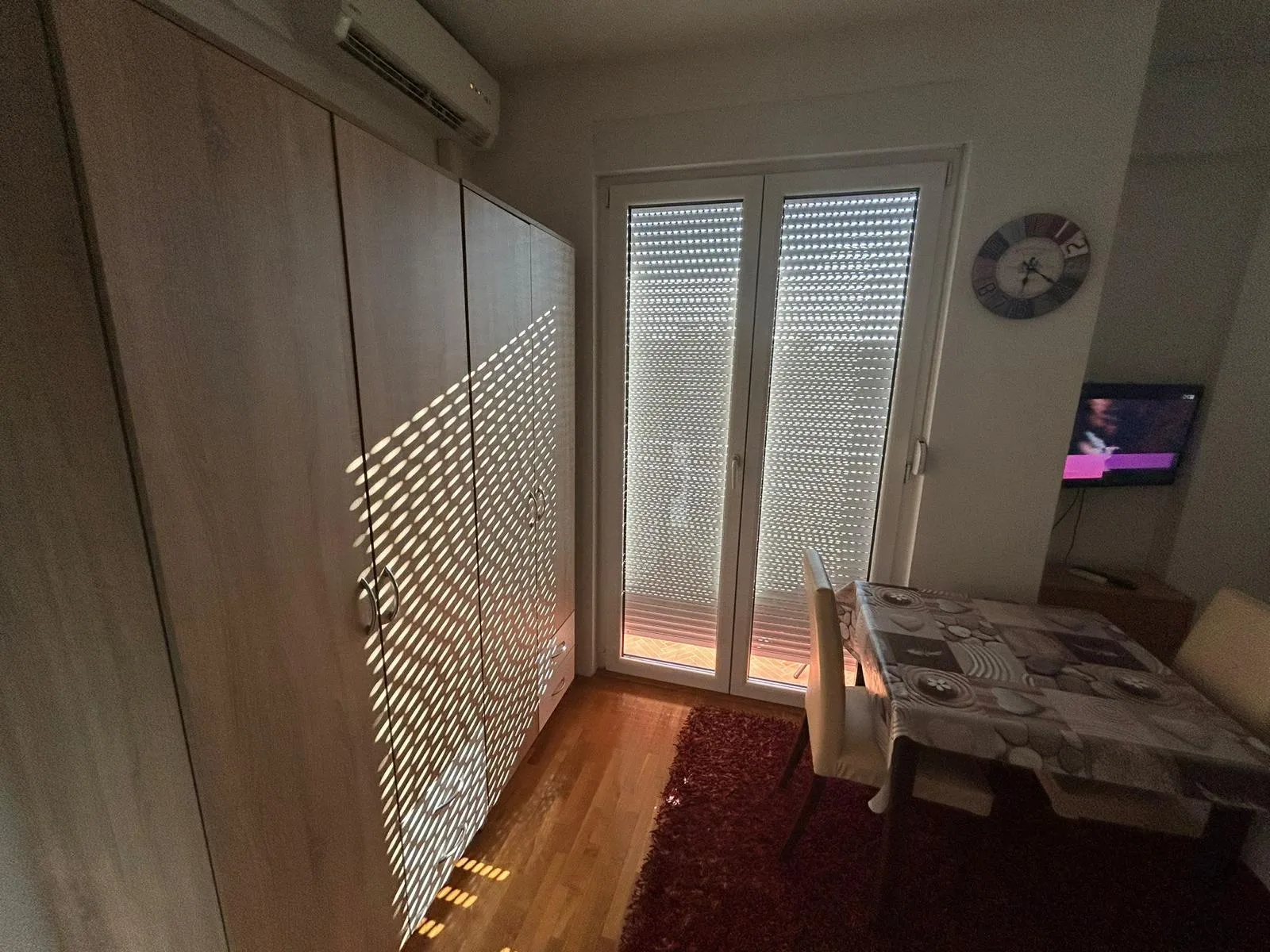 Smještaj za 2 radnika - Osijek - cover