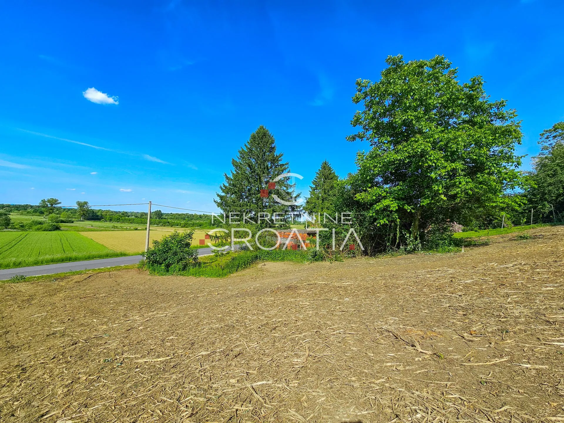  Građevinsko zemljište + šuma  - cover