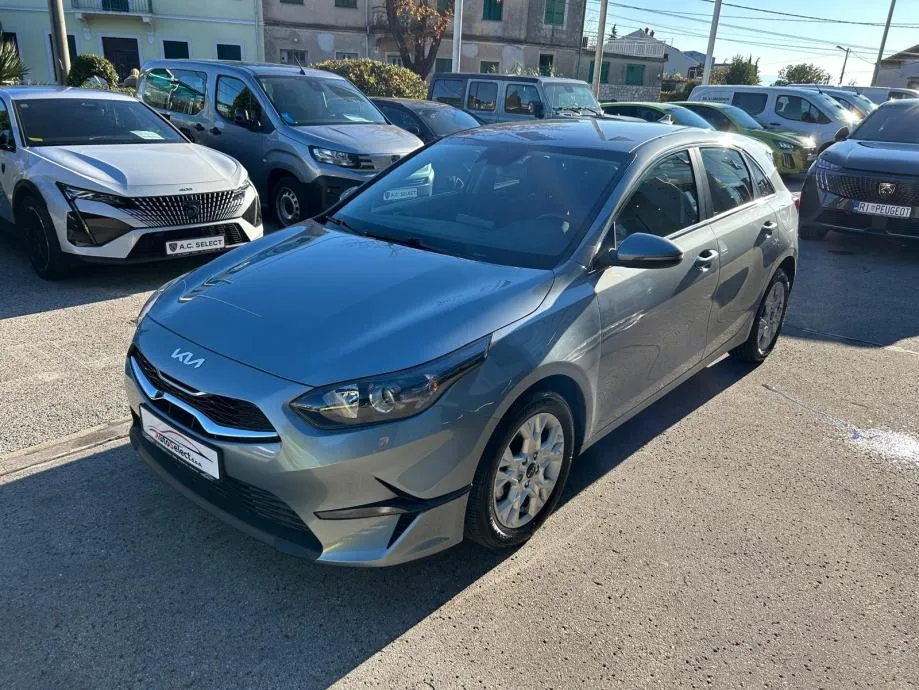 Kia Ceed 1.6 CRDI - 2023 - SERVISNA - NAVI - GARANCIJA - REG.1.GOD. !! - cover