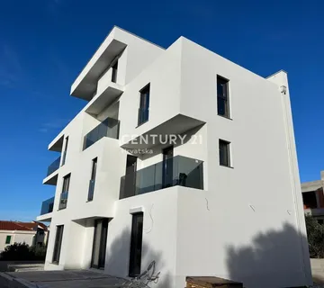 EXCLUSIVNI  DVOETAŽNI APARTMAN  (S5) S TOP POGLEDOM NA MORE U PRIMOŠTE - cover