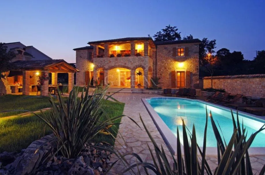 Kamena vila sa pogledom na more, okolica Poreč (prodaja) - cover